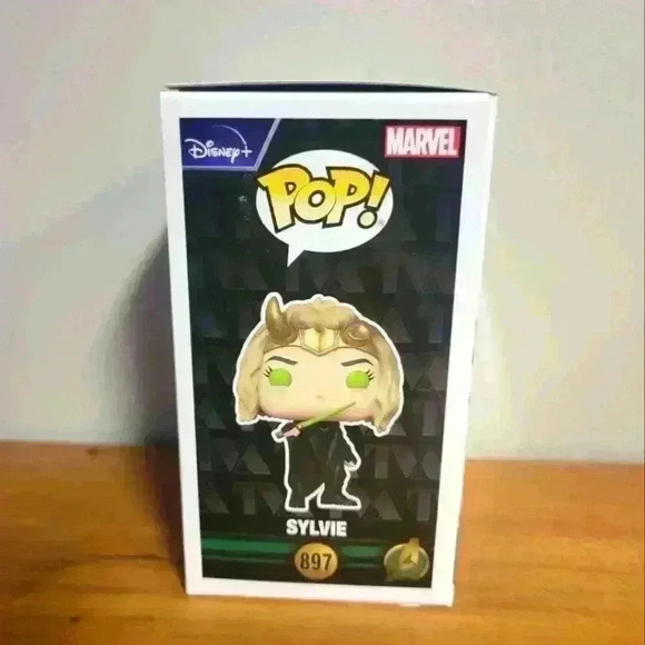 Funko pop 897 Loki Sylvie glow in the dark walmart exclusive - Picture 8 of 8